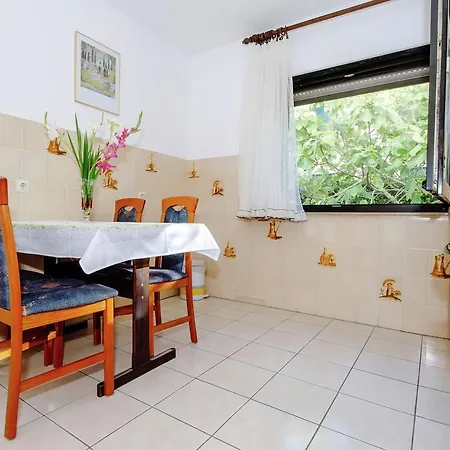 Gold & Gray דירה