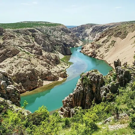 Gold & Gray شقة *