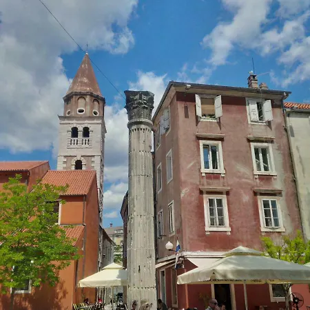 Apartment Gold & Gray Apartman