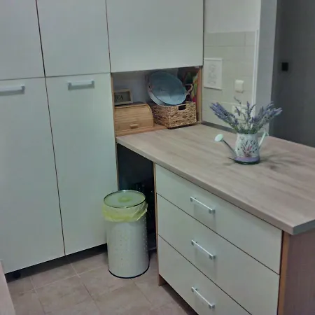 Apartment Gold & Gray Apartman