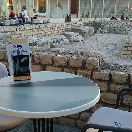 شقة Gold & Gray *