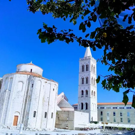 Apartment Gold & Gray Apartman *